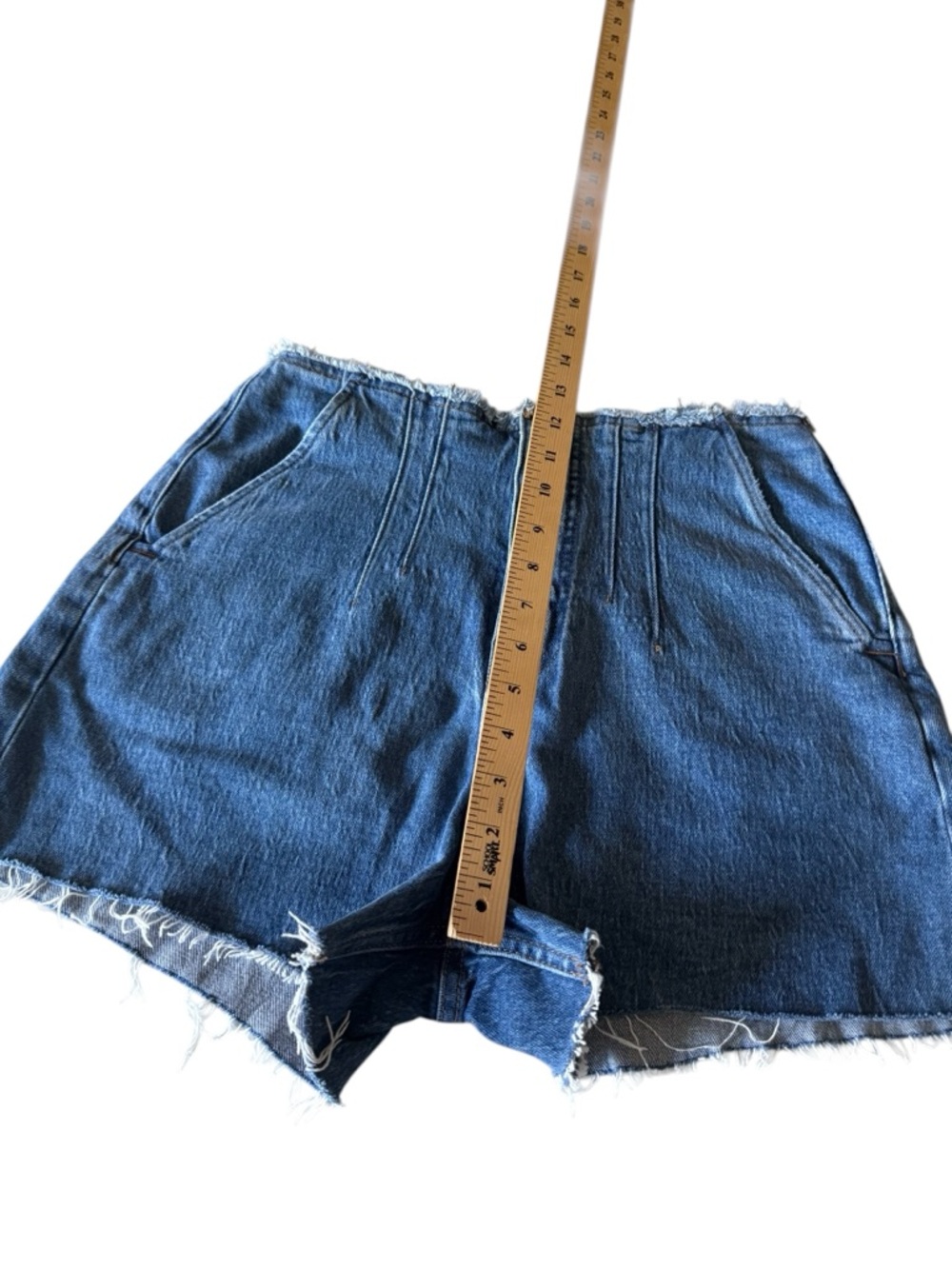 Hudson The Harlow Darted Short in Lookout high-rise style trouser style shorts - Picture 8 of 16